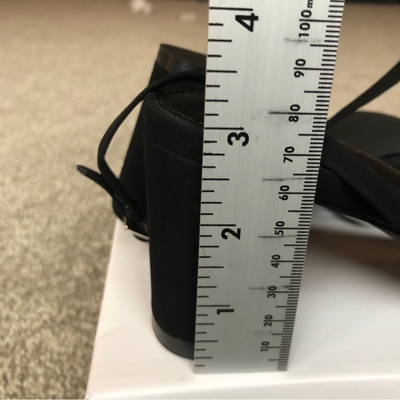 NWT LACUONE BLACK 3” STRAPPY SANDALS HEELS SIZE 7 - Picture 8 of 8